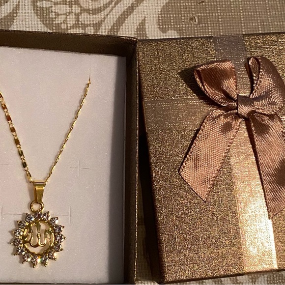 18k gold plated Allah Pendant with chain - Picture 3 of 4